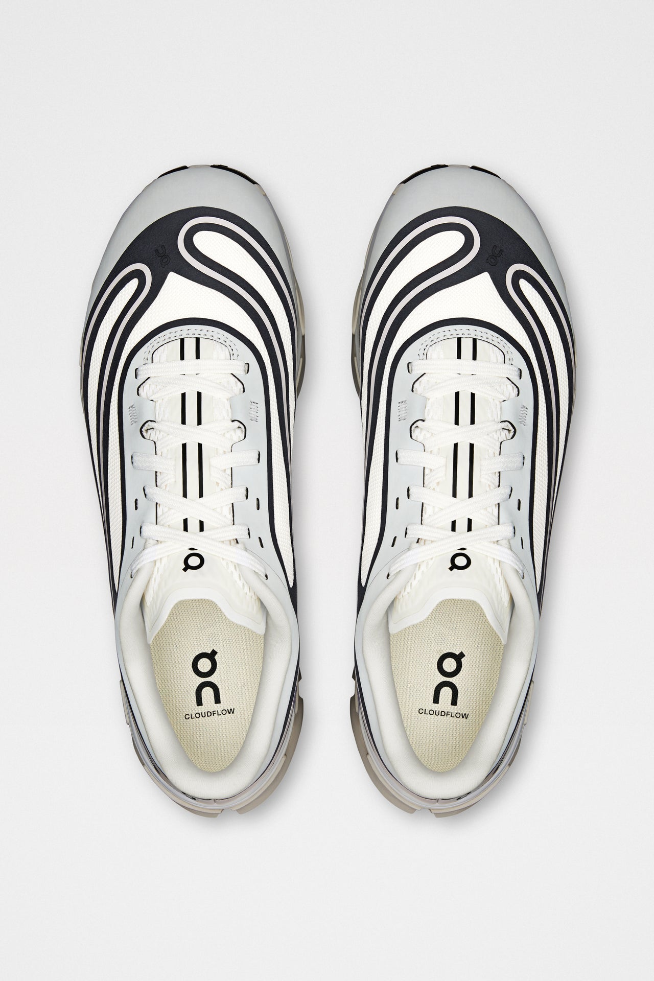 On Cloudflow 5 Ad Ivory / Black