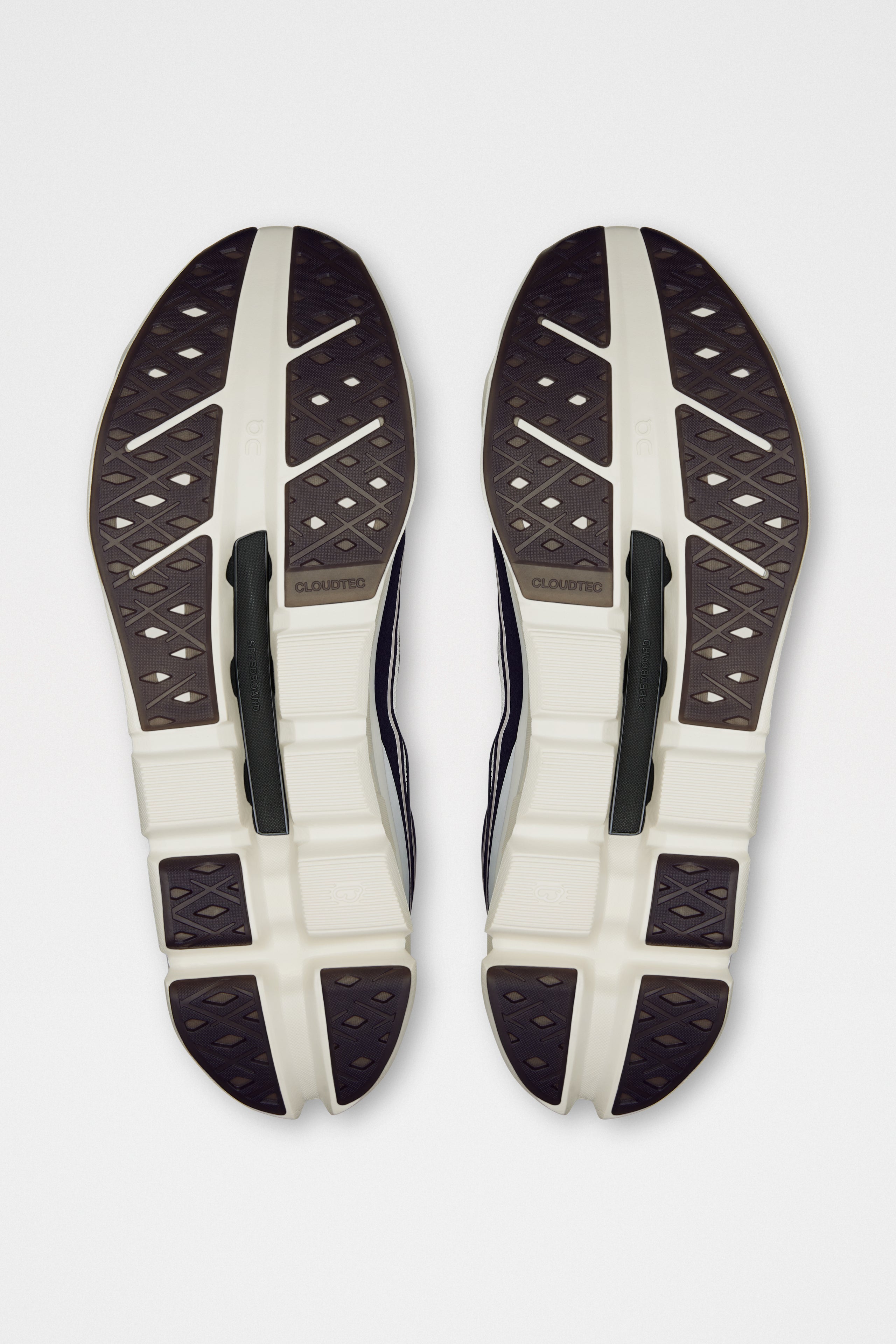 On Cloudflow 5 Ad Ivory / Black