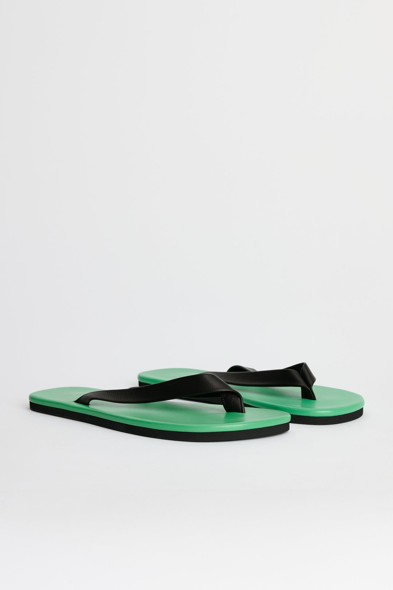 Auralee Soft Leather Flip-Flop Green / Black