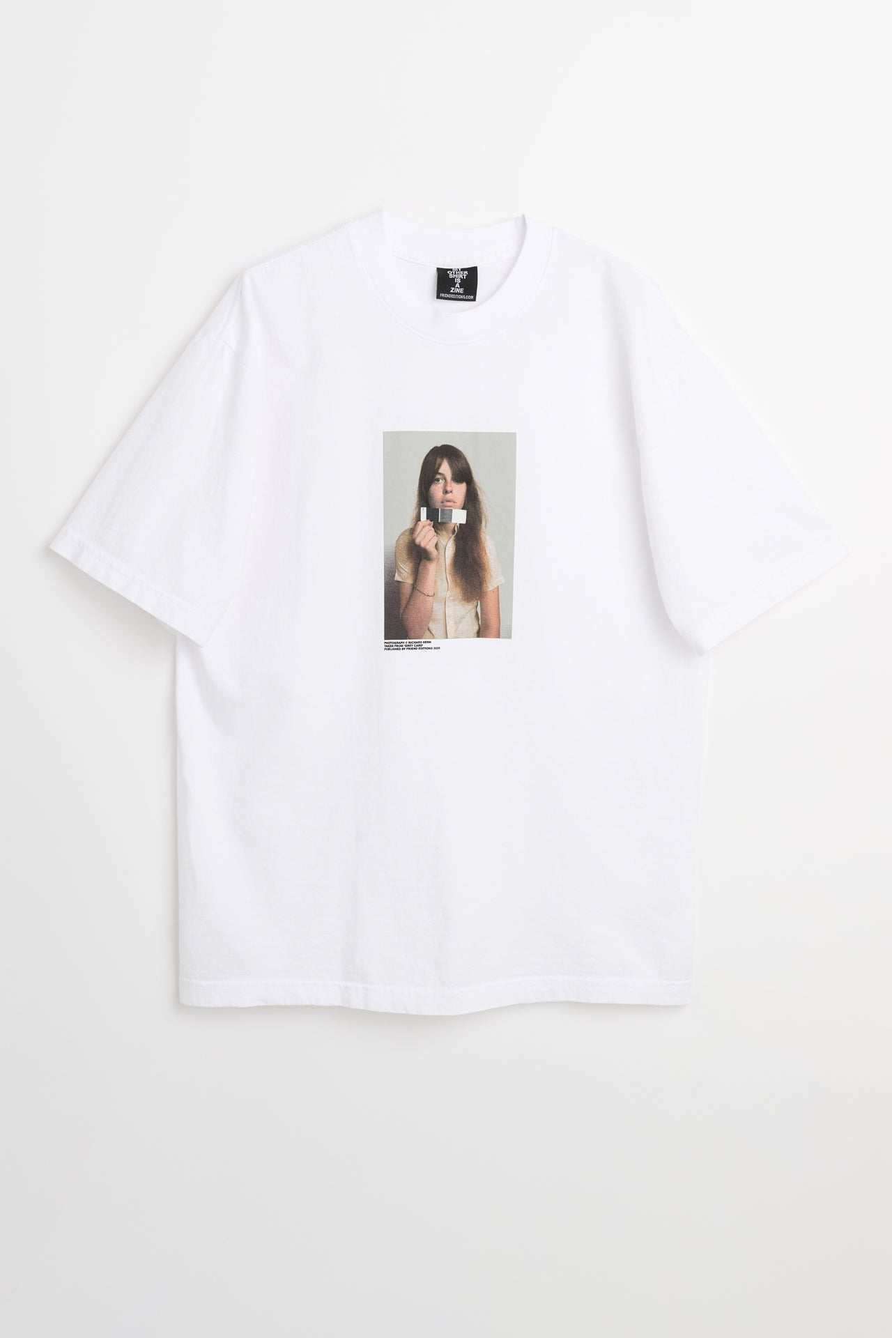 Friend Editions R.Kern ‘Grey Card’ Tee Print / White