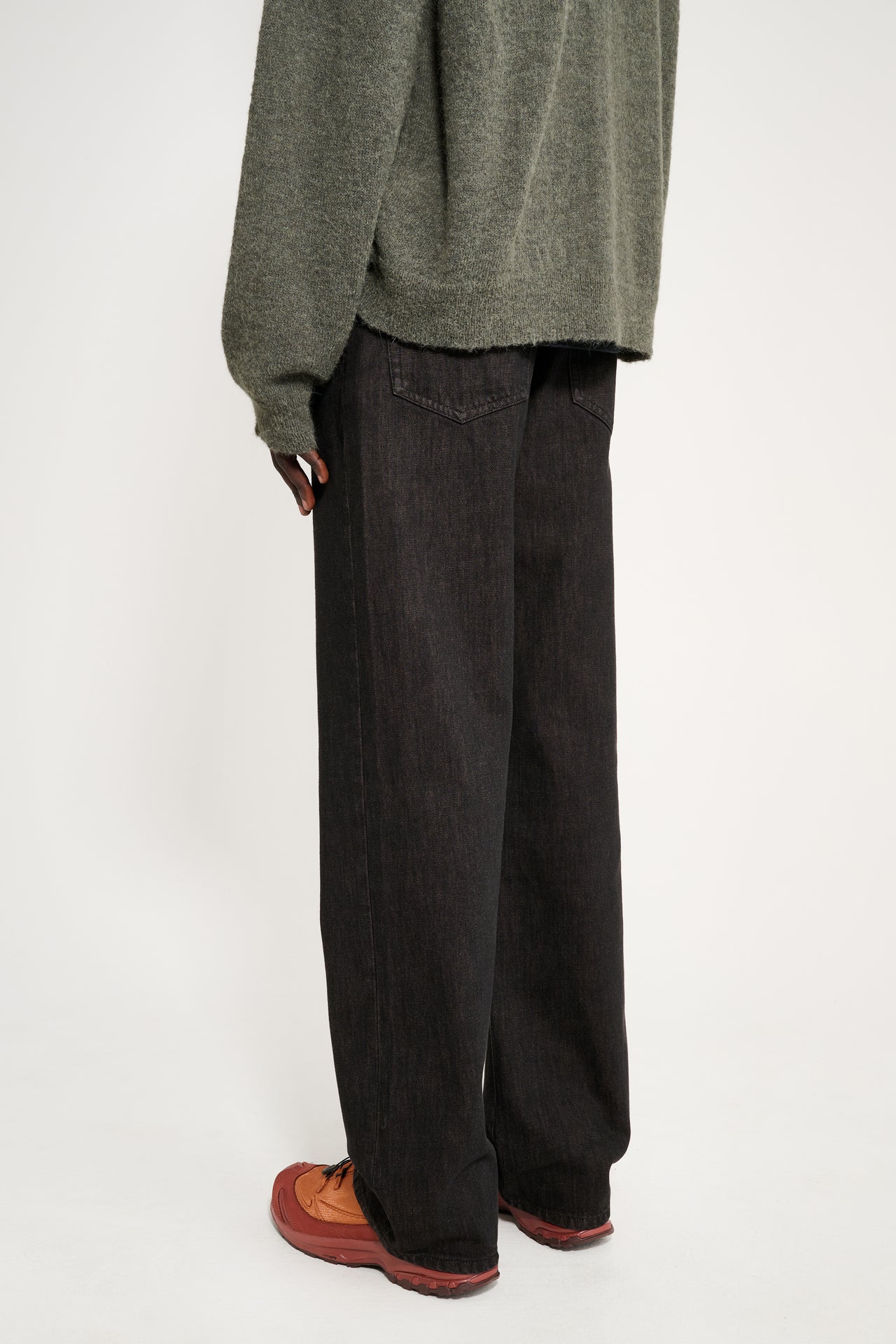 Jeanerica Vega Brown Black