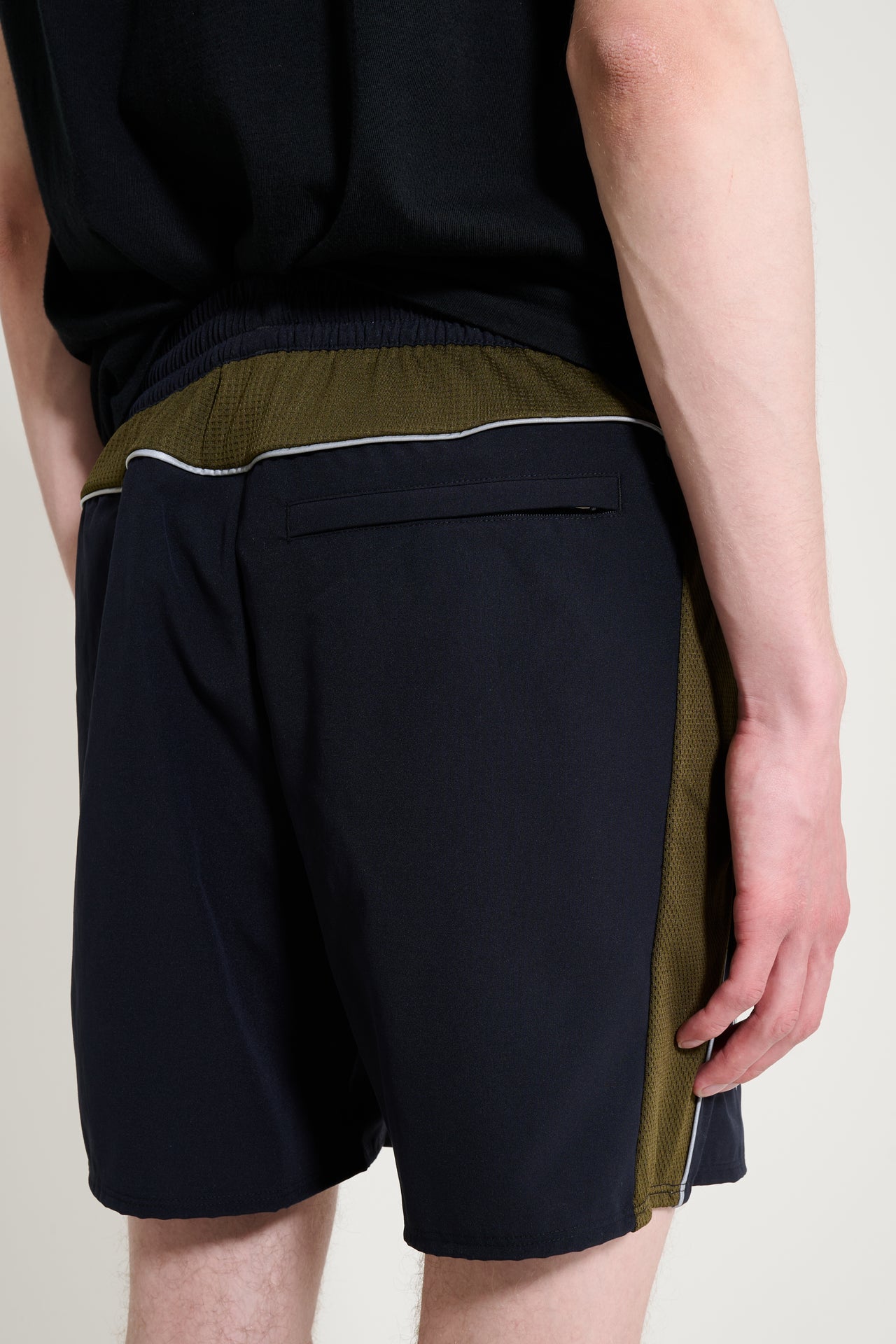 New Balance x Lack Of Guidance Shorts Black / Military Green
