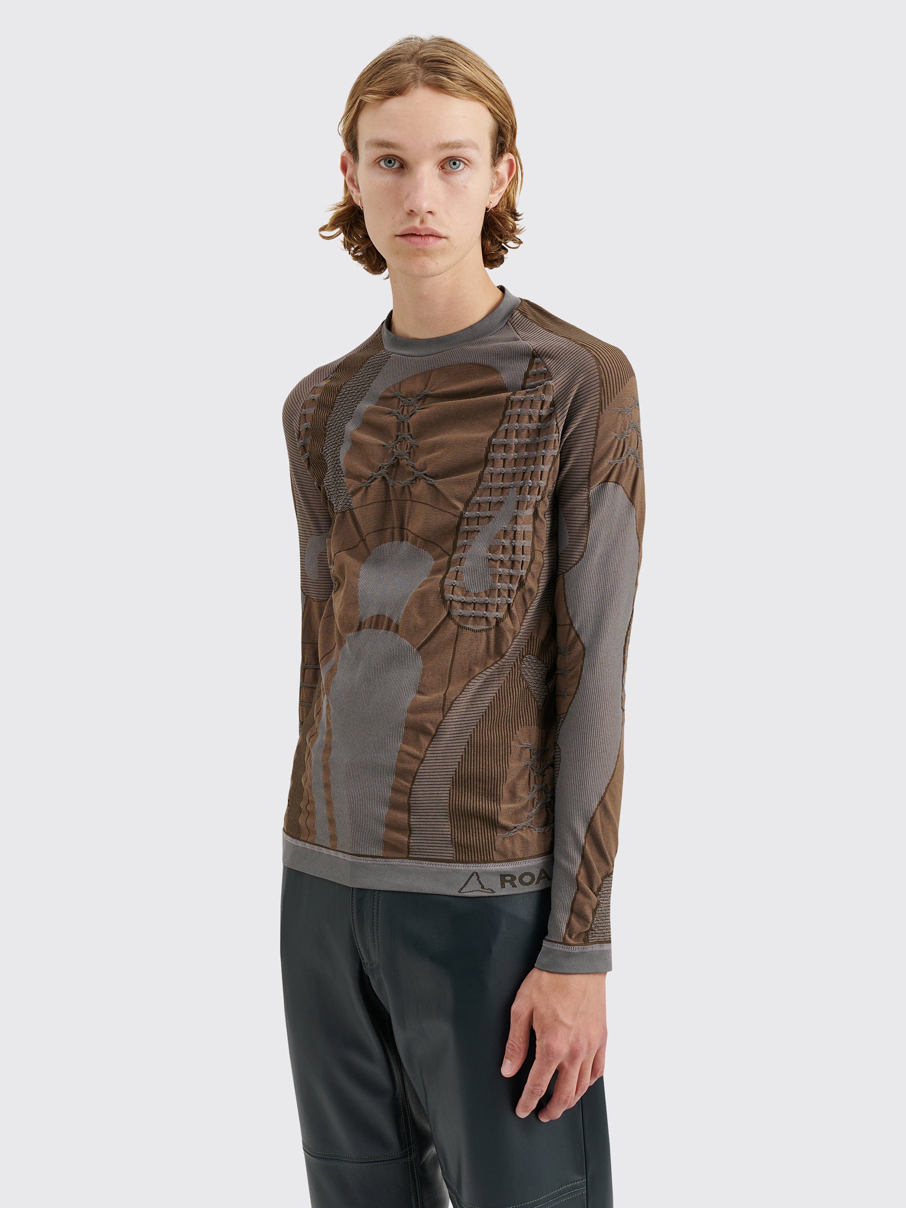 ROA Roundneck 3D Knit Sweater Brown / Grey