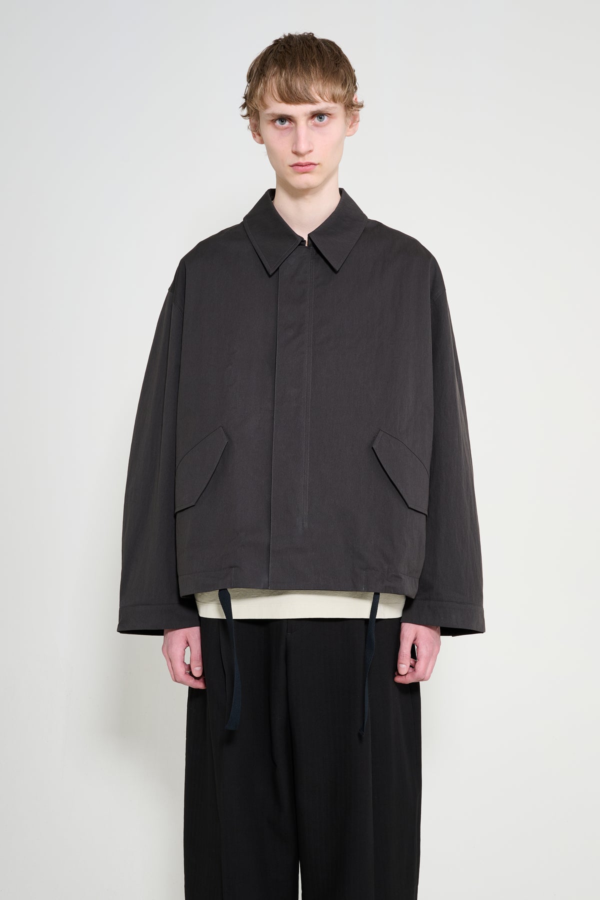 Studio Nicholson Comba Short Anorak Jacket Coal – Très Bien