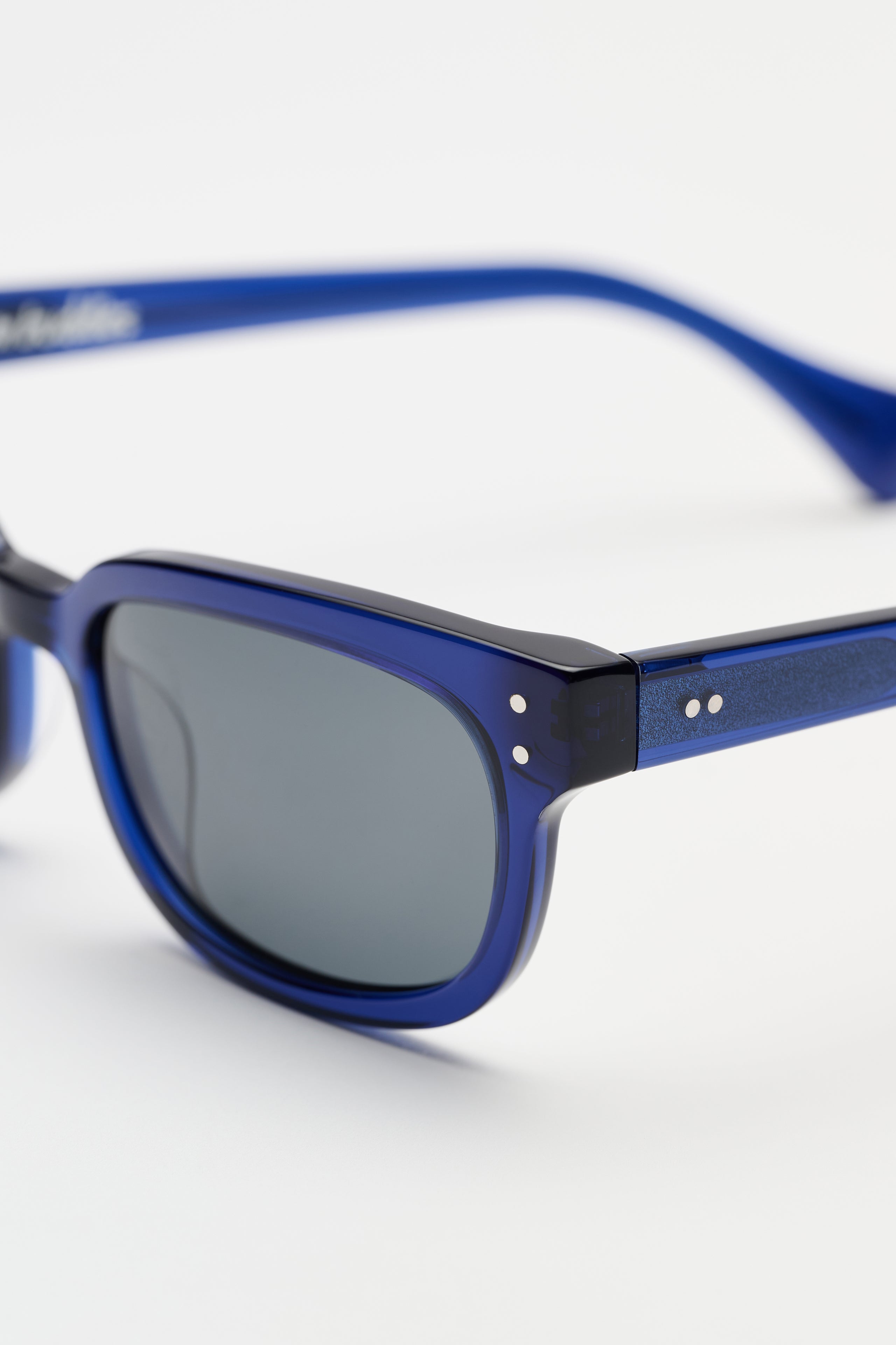 Sun Buddies Amber Very Dark Blue