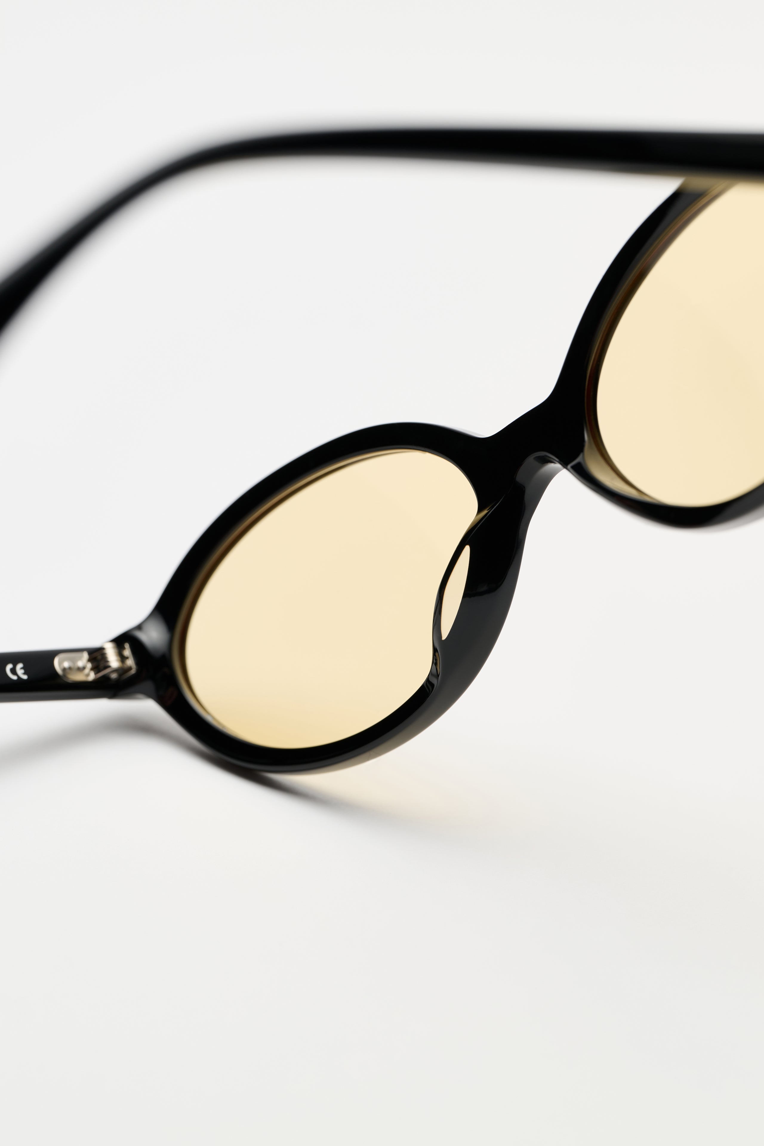 Sun Buddies Pearl Black With Yellow Lens