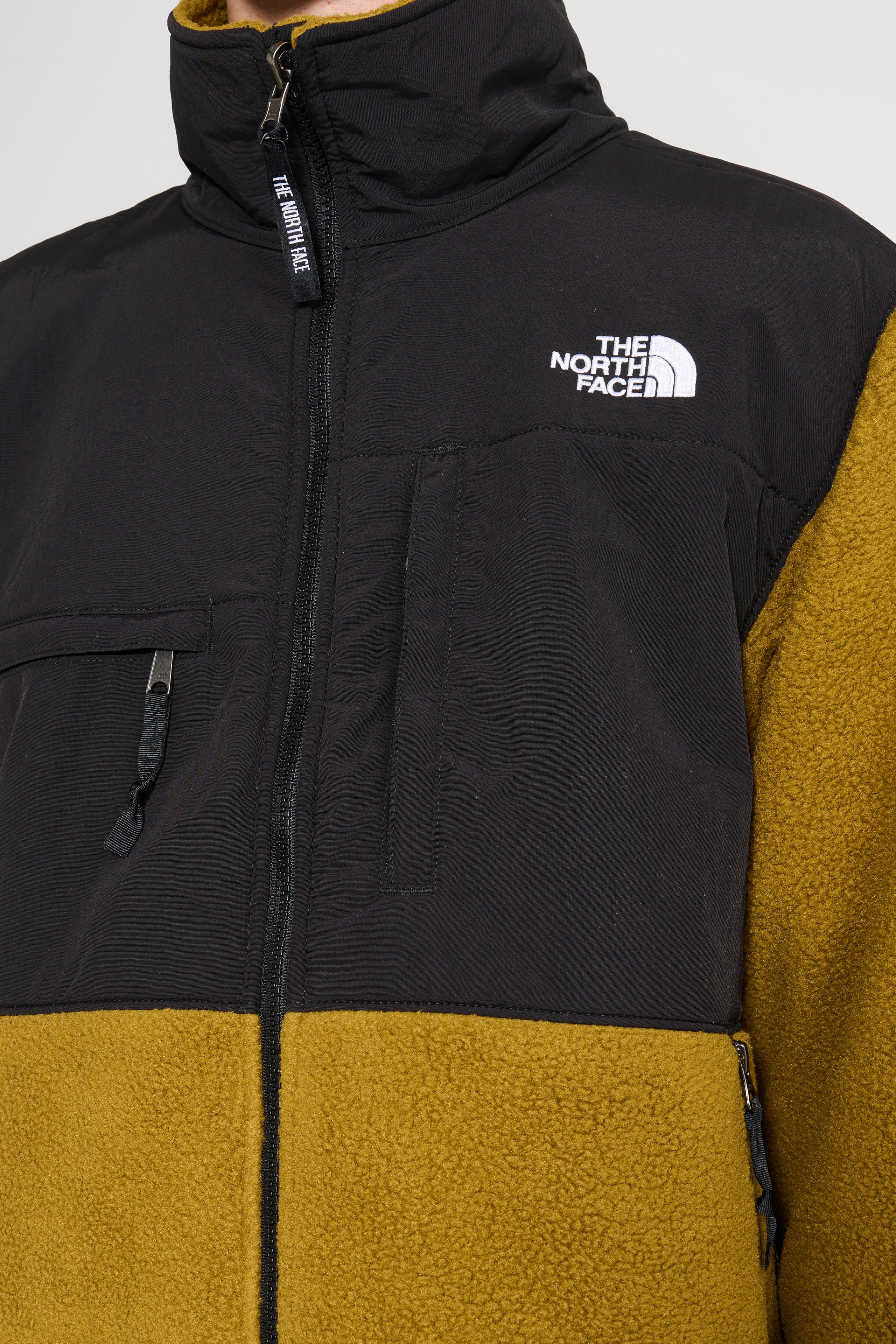 The North Face Retro Denali Jacket Moss Green / TNF Black