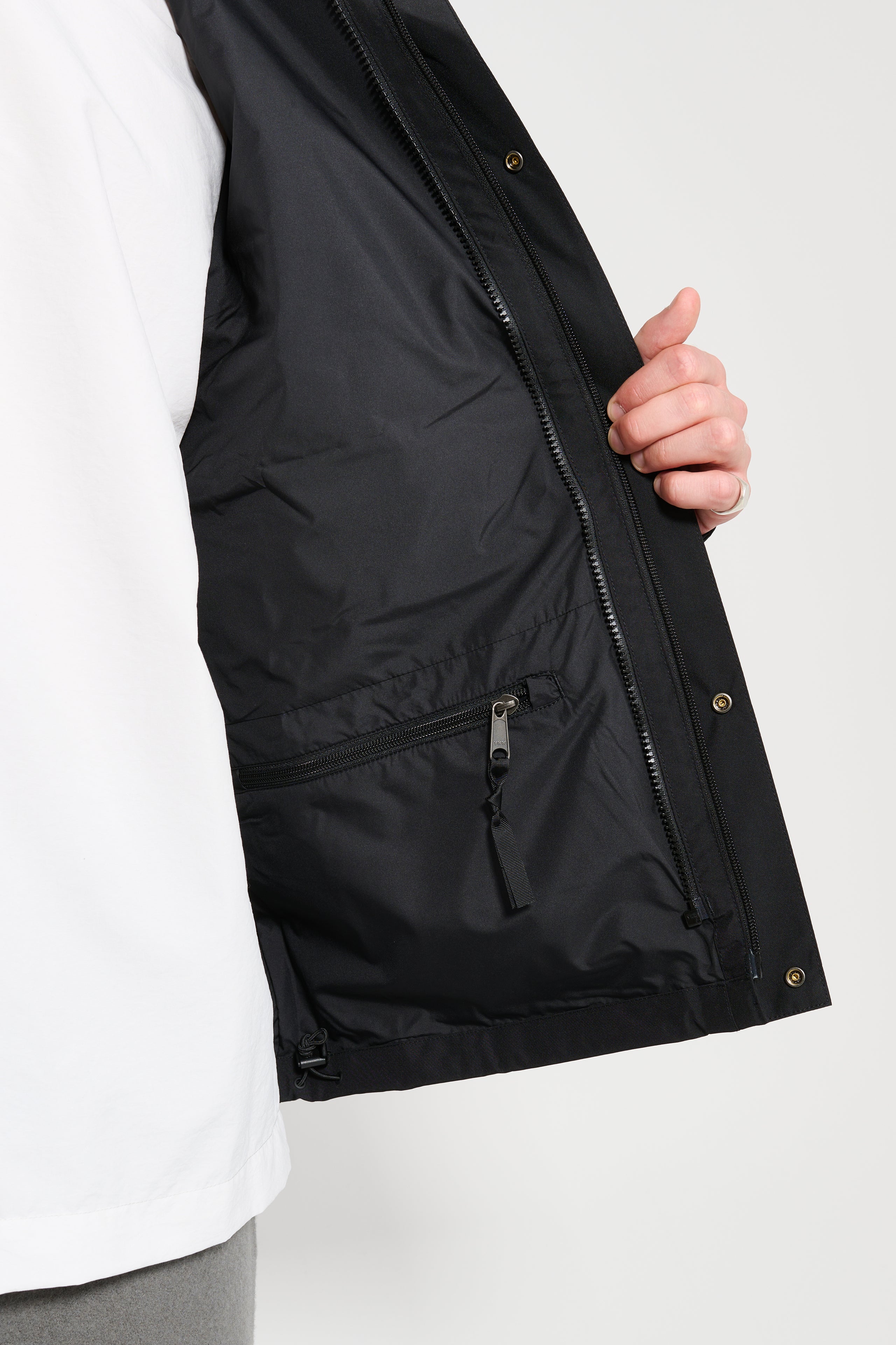 The North Face GTX Mountain Jacket TNF Black