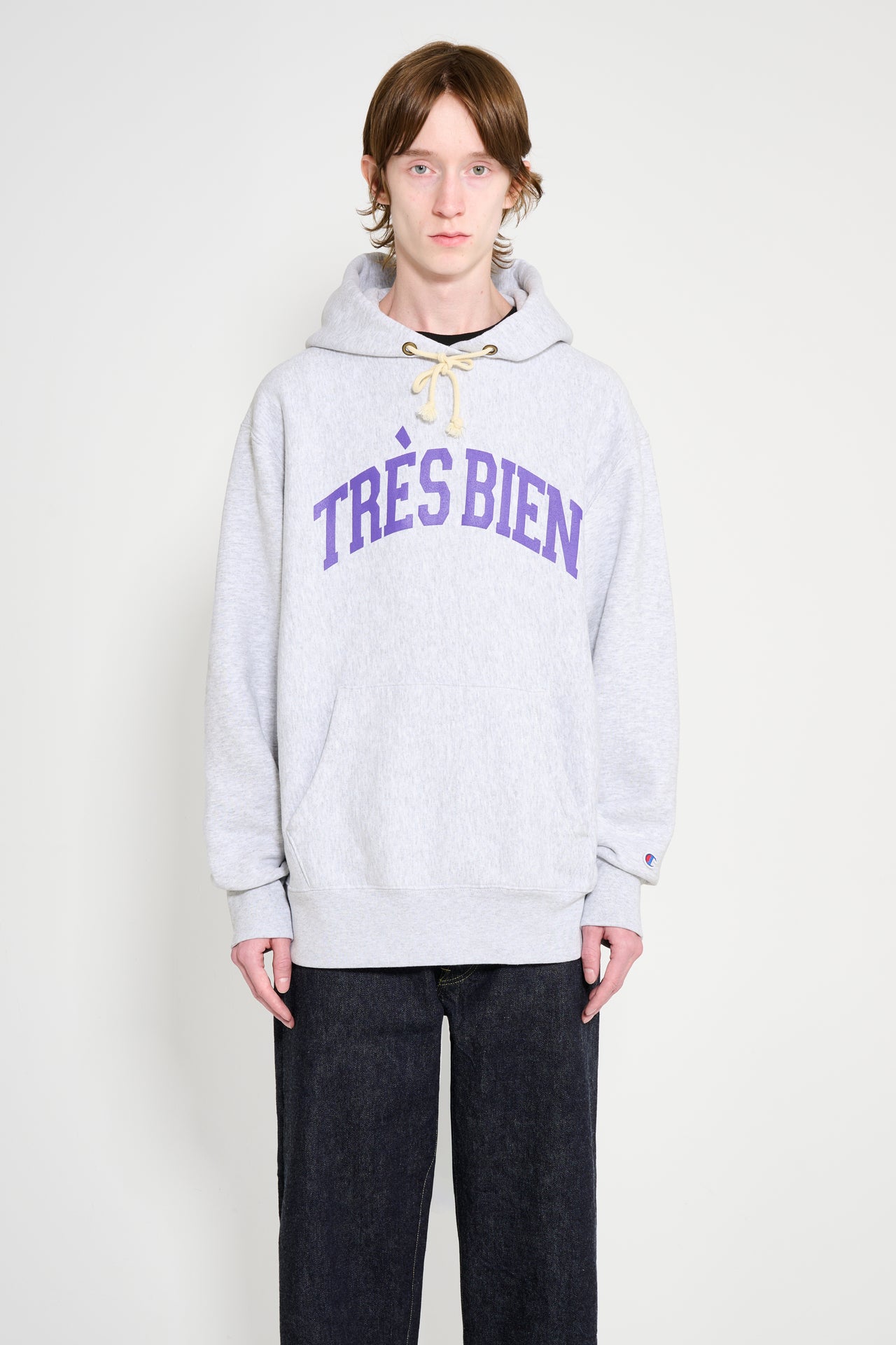 TRÈS BIEN x Champion Reverse Weave Arch Logo Hoodie Grey