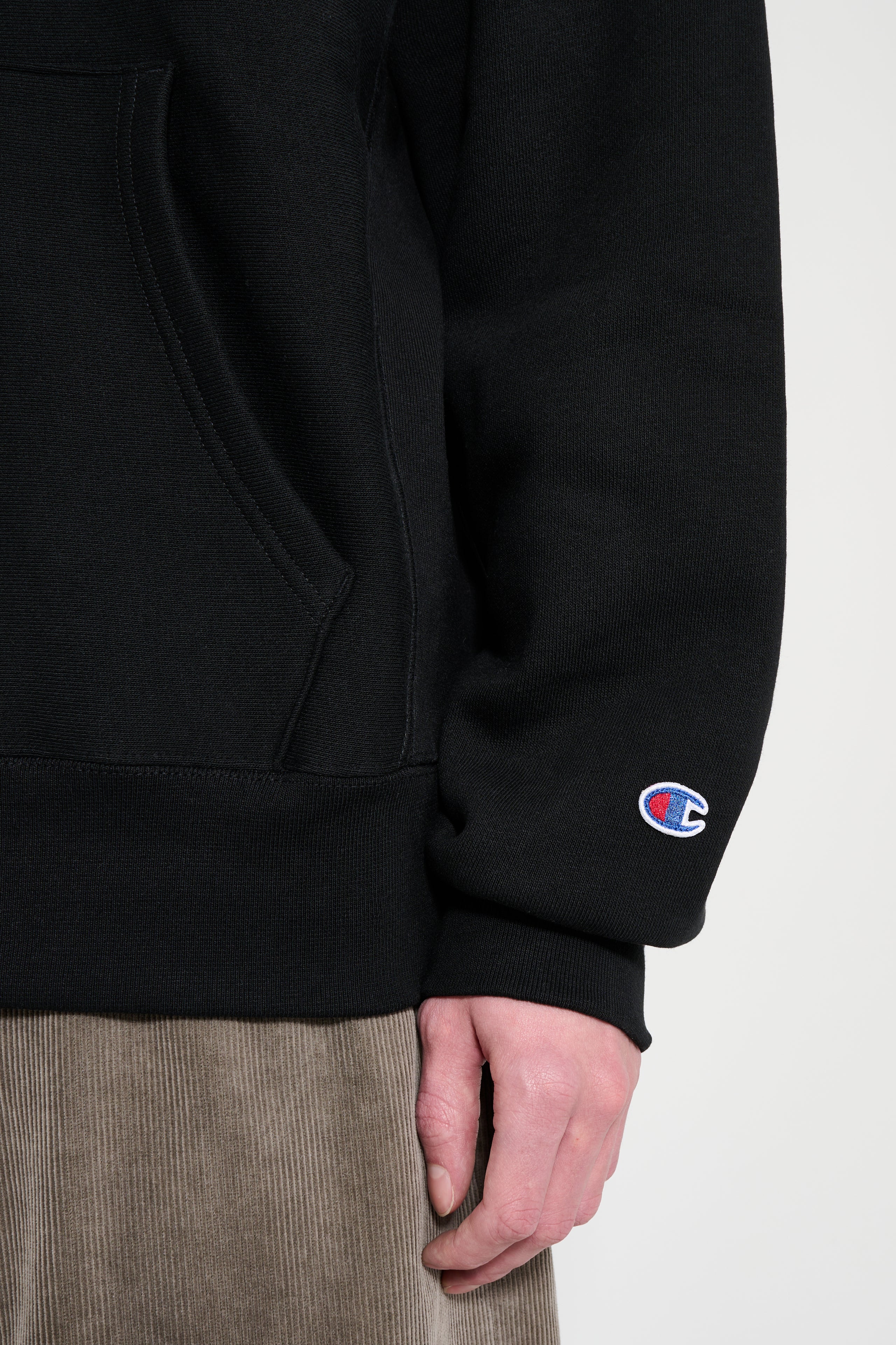 TRÈS BIEN x Champion Reverse Weave Arch Logo Hoodie Black