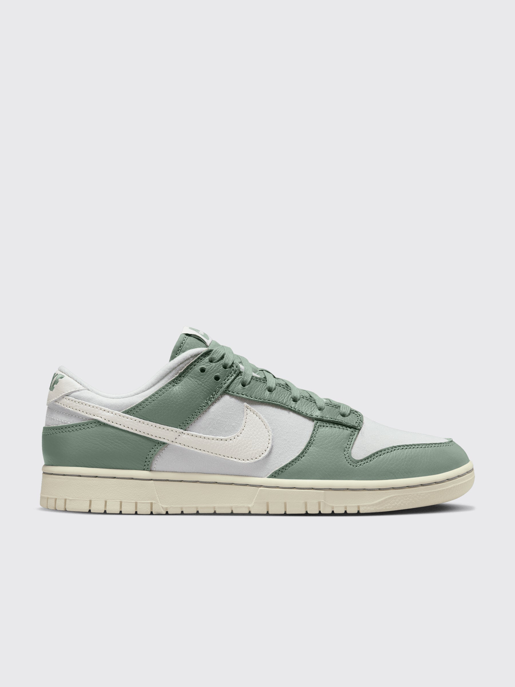 Nike Dunk Low Retro Prm Mica Green / Sail