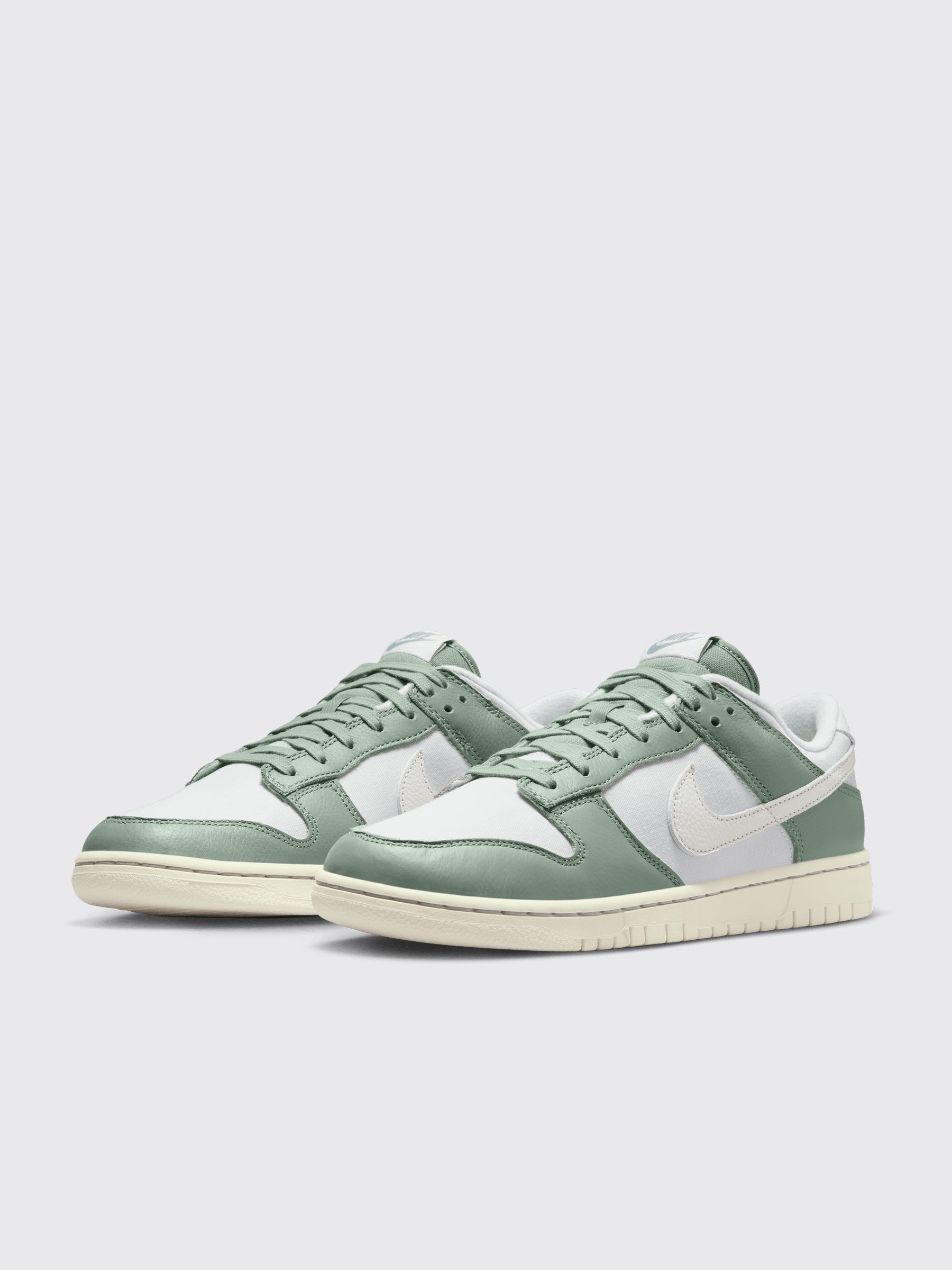 Nike Dunk Low Retro Prm Mica Green / Sail