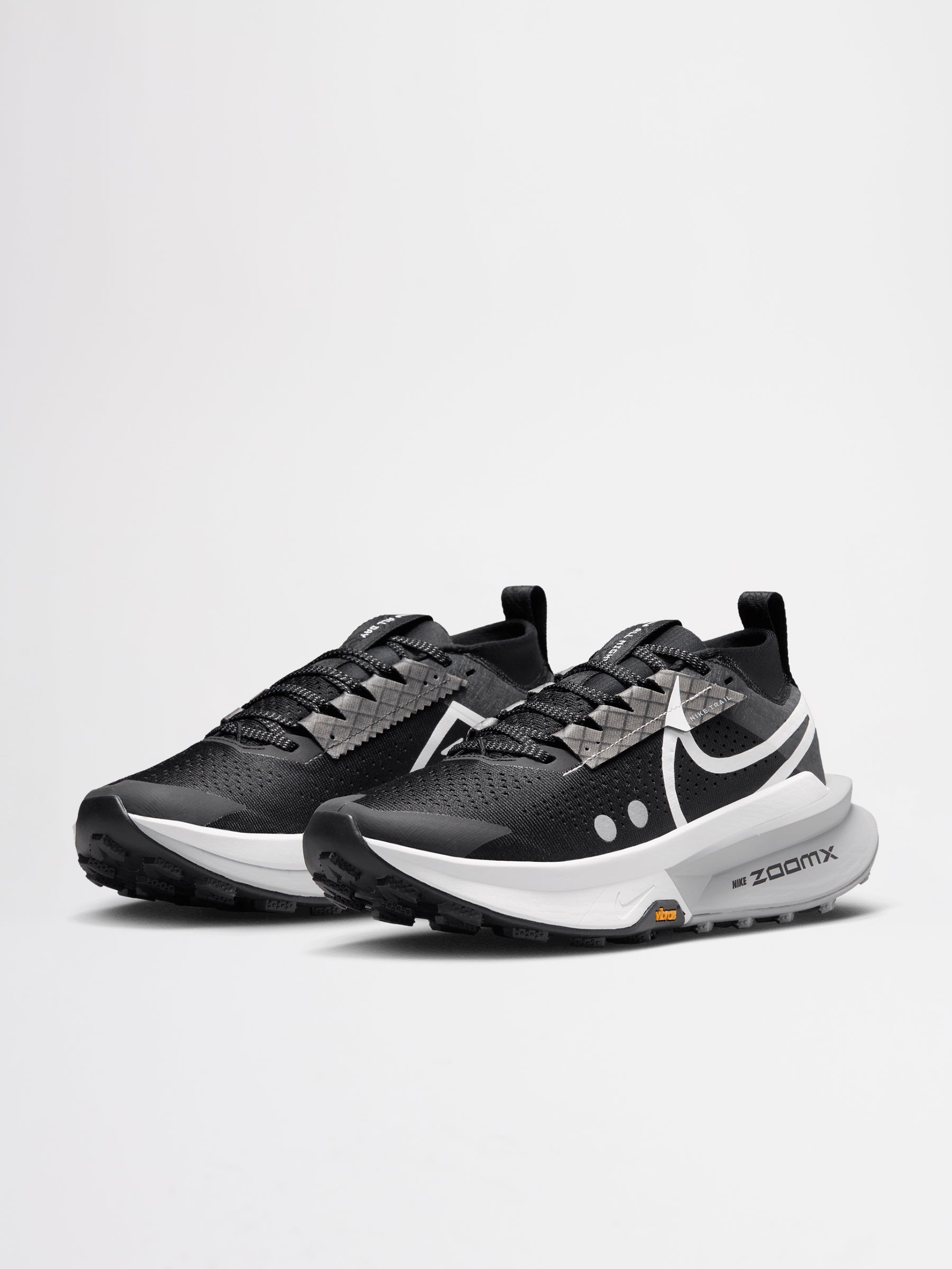 Nike W’s Zegama Trail 2 Black / White