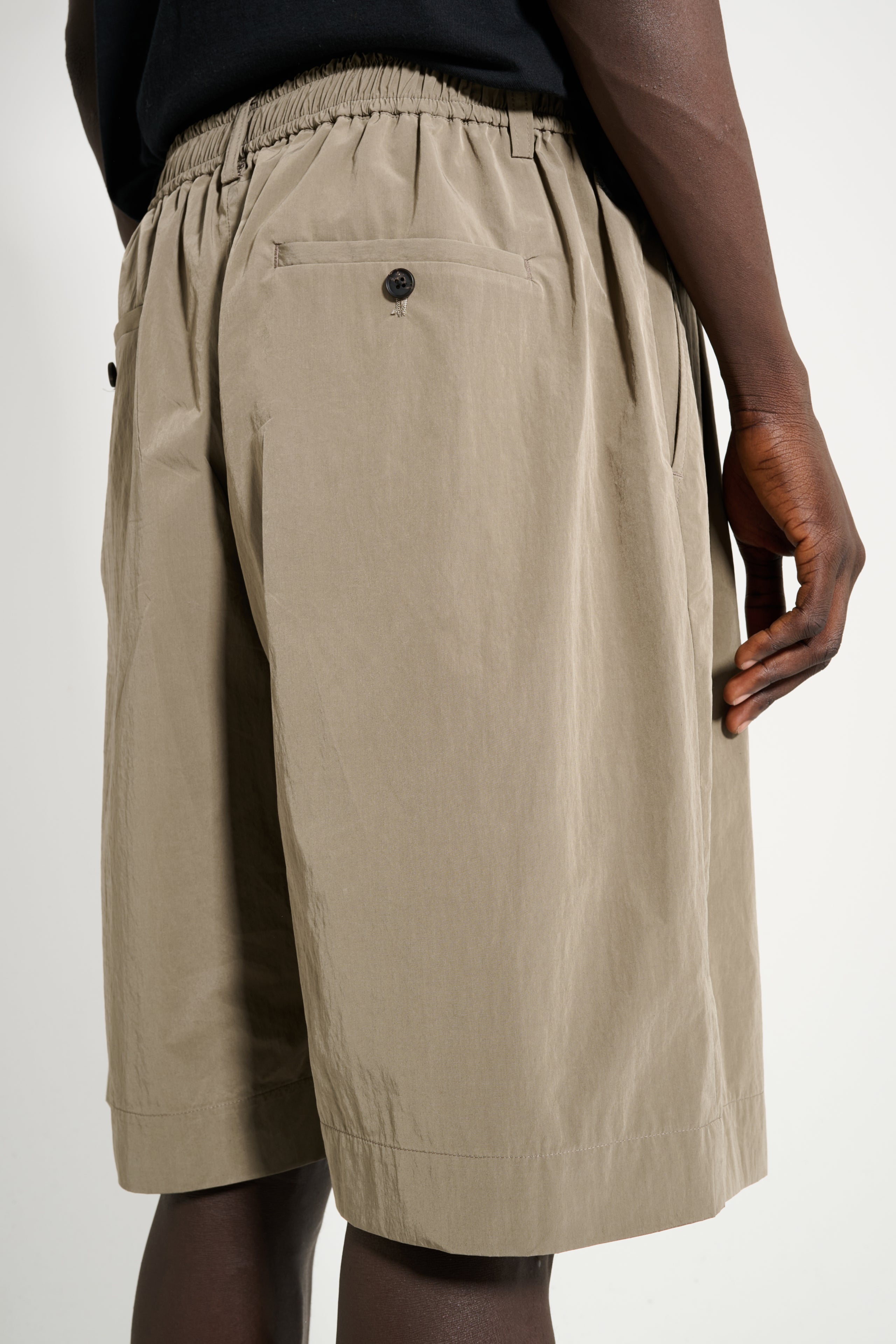 ssstein Windproof Nylon Wide Easy Shorts Taupe