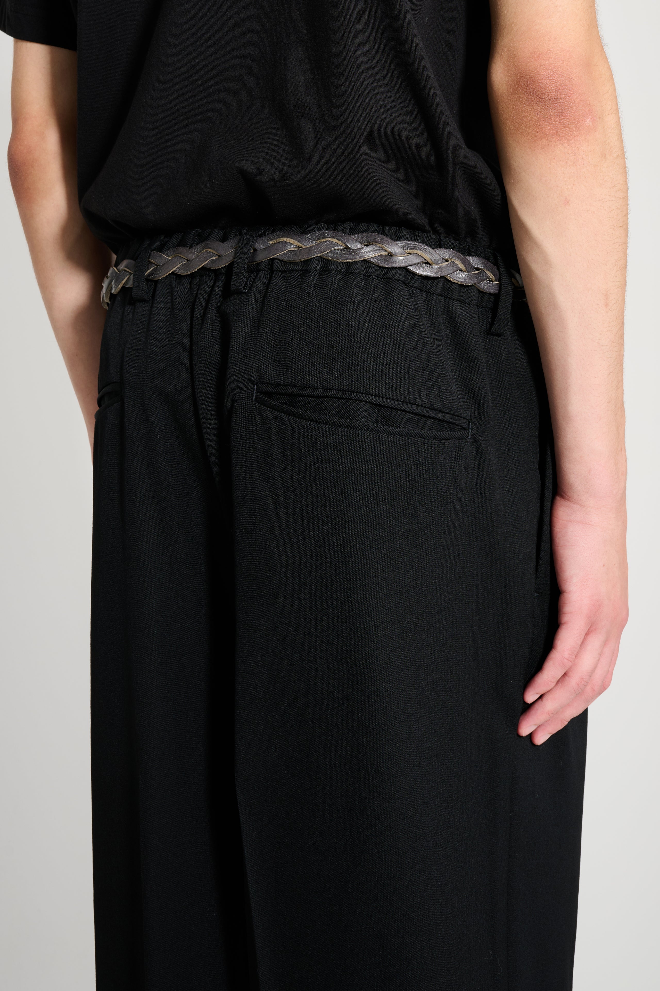 ssstein Two Tuck Easy Trousers Black