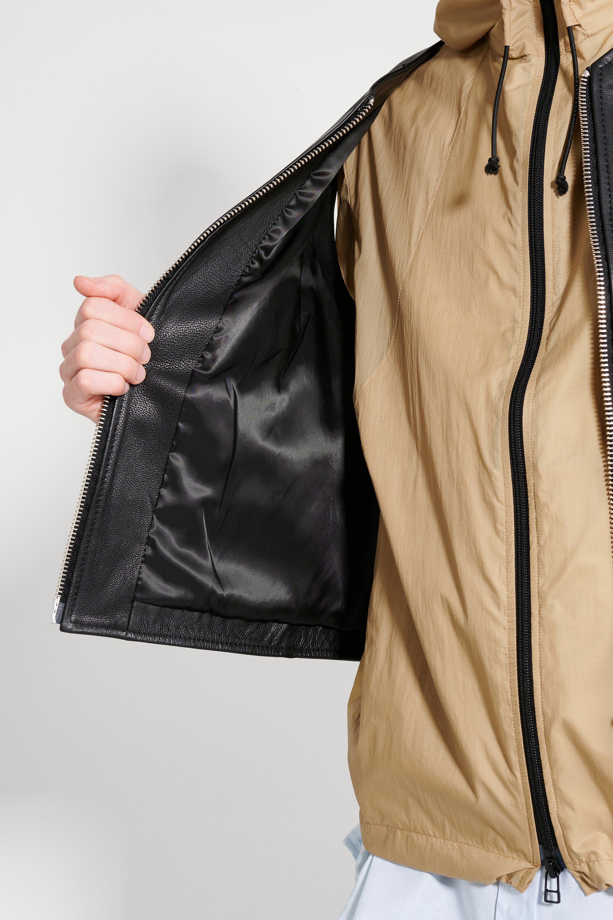 TRÈS BIEN everywear Panelled Leather Vest Leather Black