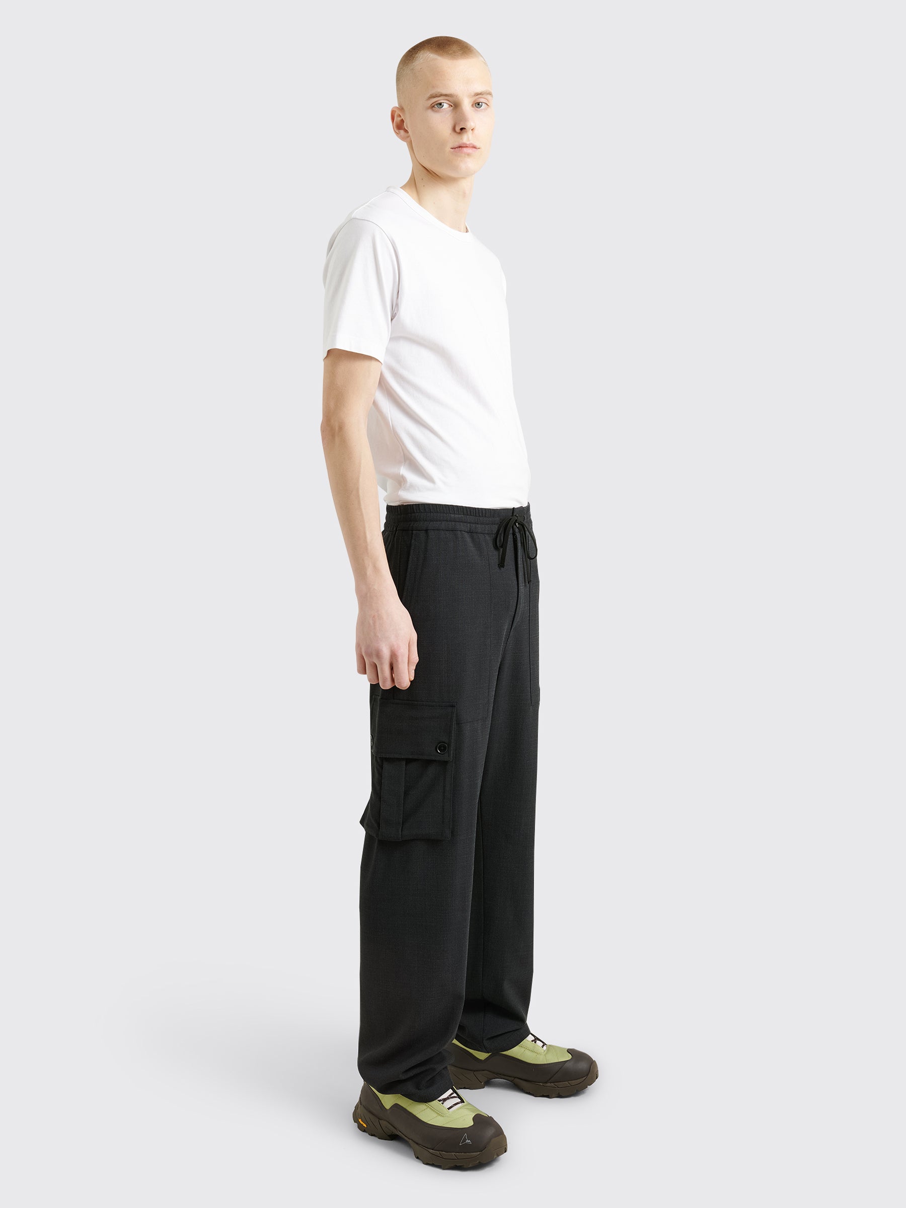 TRÈS BIEN everywear Cargo Pants Wool / Silk Dark Grey